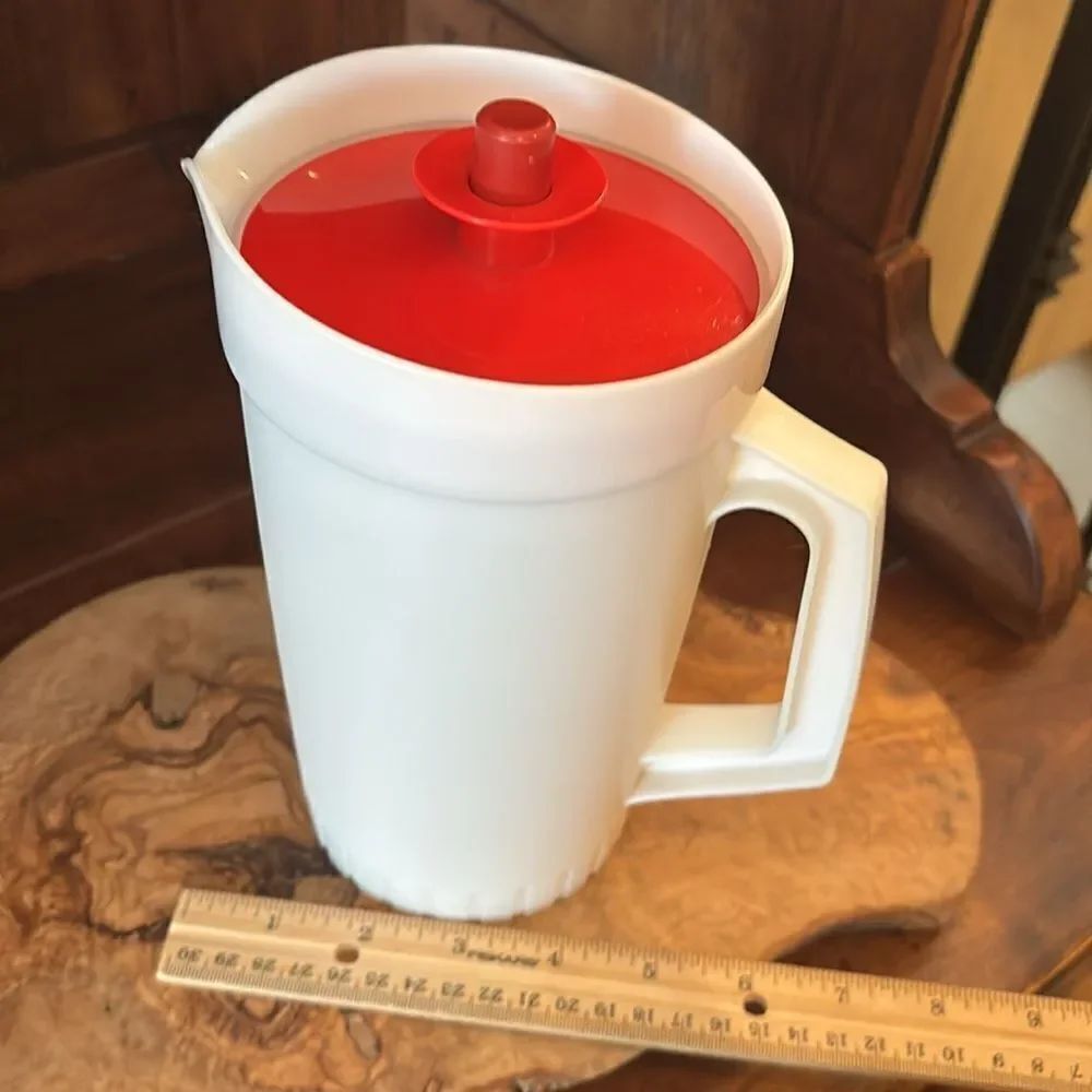 Tupperware 6 Cup Push Button Pitcher - Picture 6 of 6